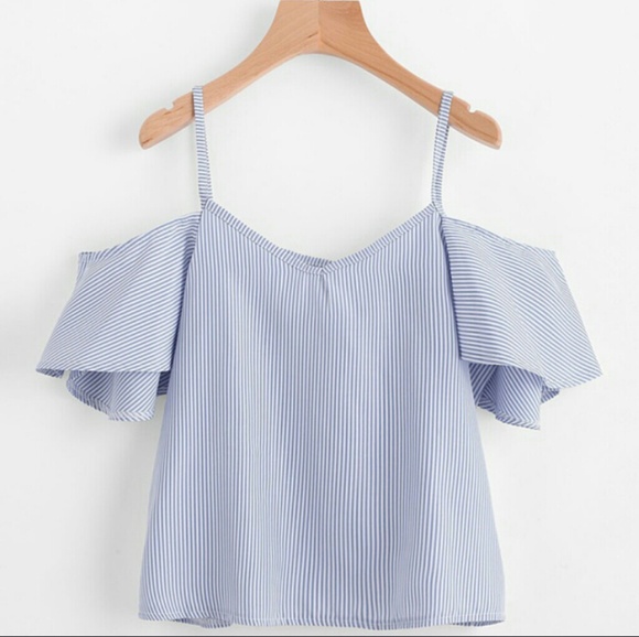 Tops - Avalible! Super cute off shoulder top